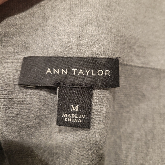 ANN TAYLOR GRAY SWEATER SKIRT SIZE MEDIUM - Picture 6 of 8